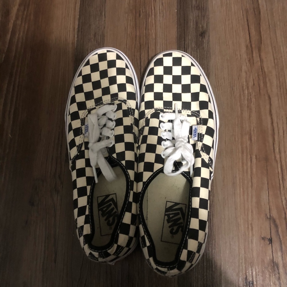 size 9 vans